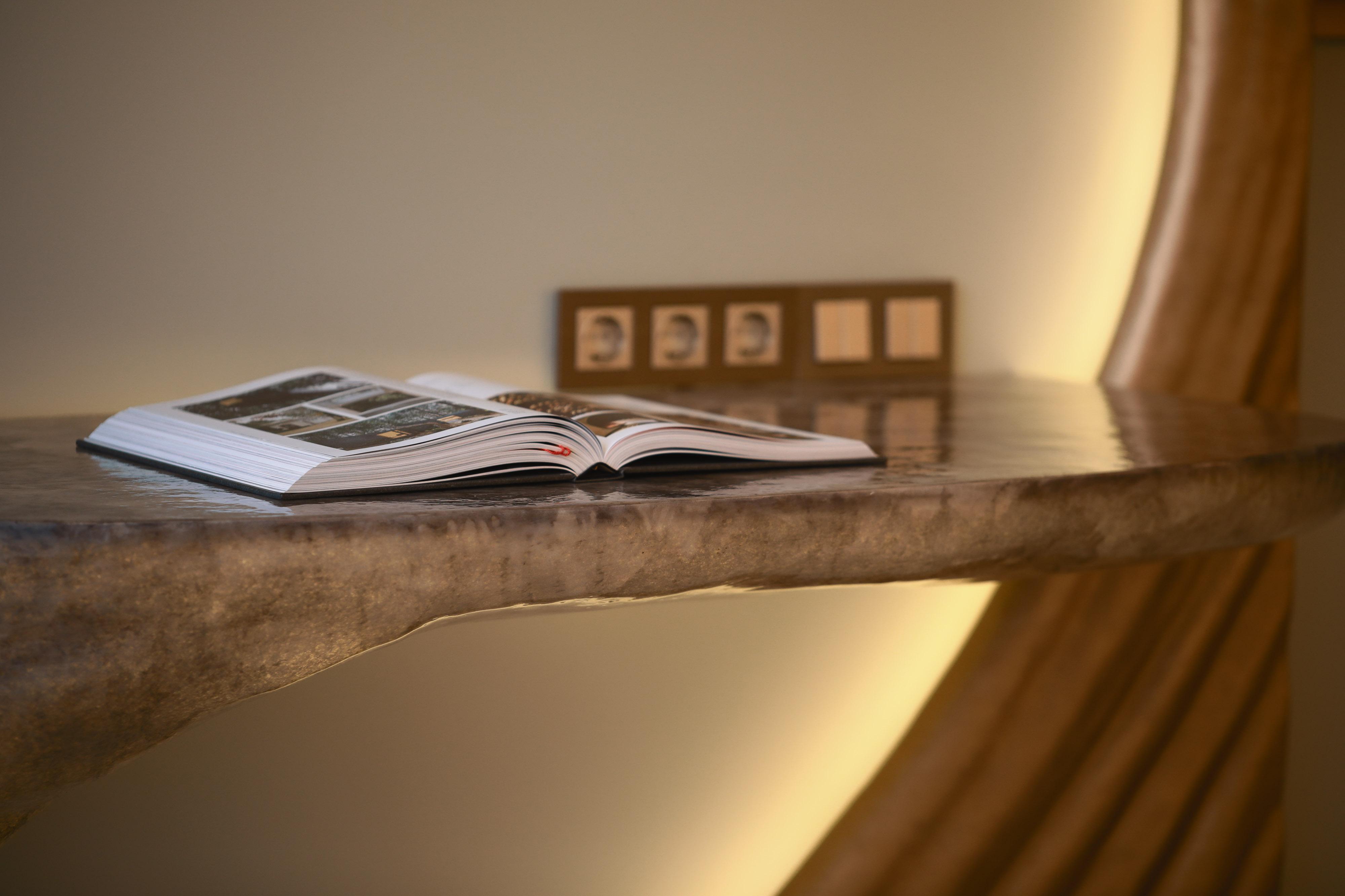 Vila Foz Hotel&SPA OOporto Exterior foto A book on a table