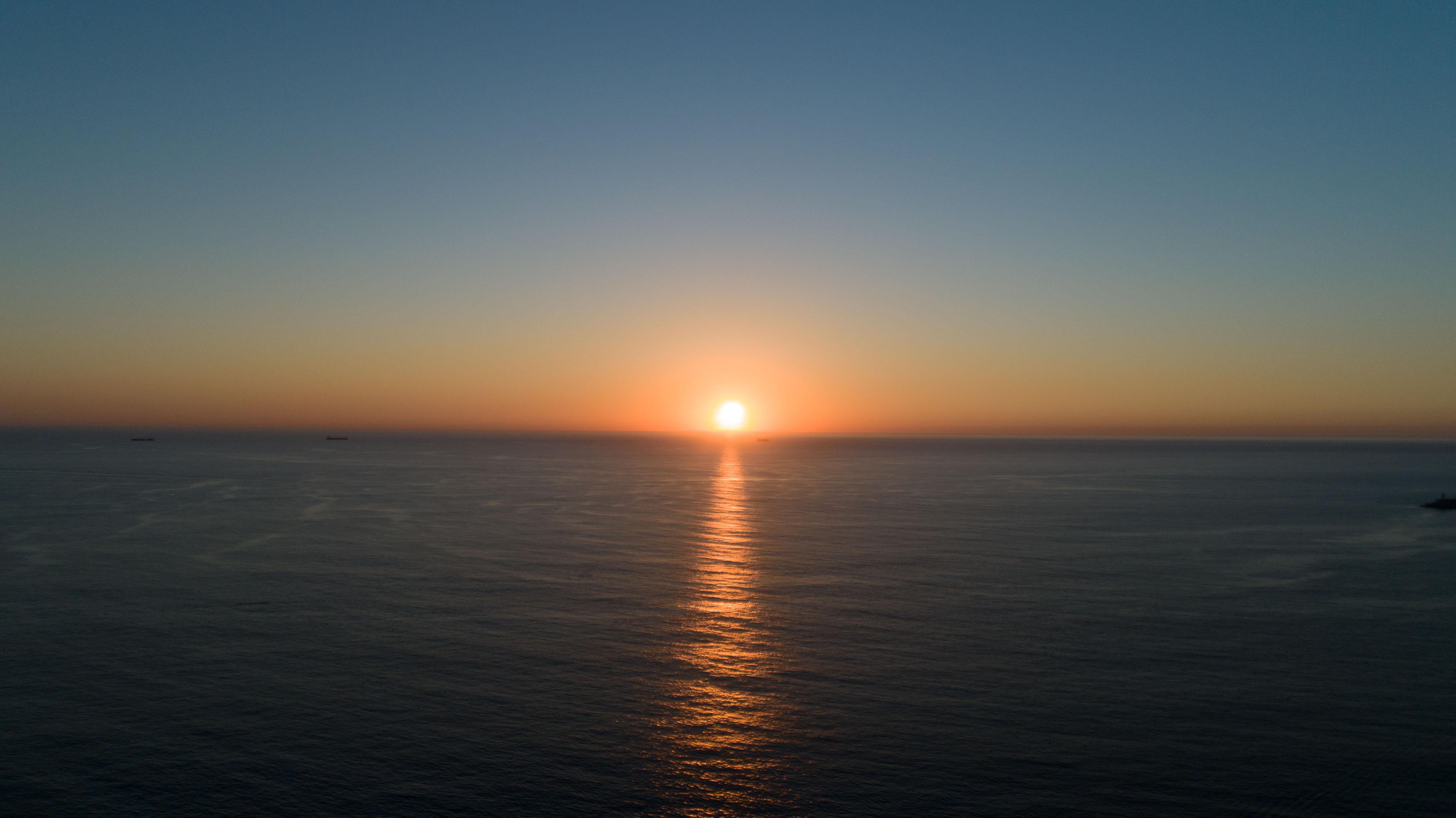 Vila Foz Hotel&SPA OOporto Exterior foto Sunset over the Atlantic Ocean