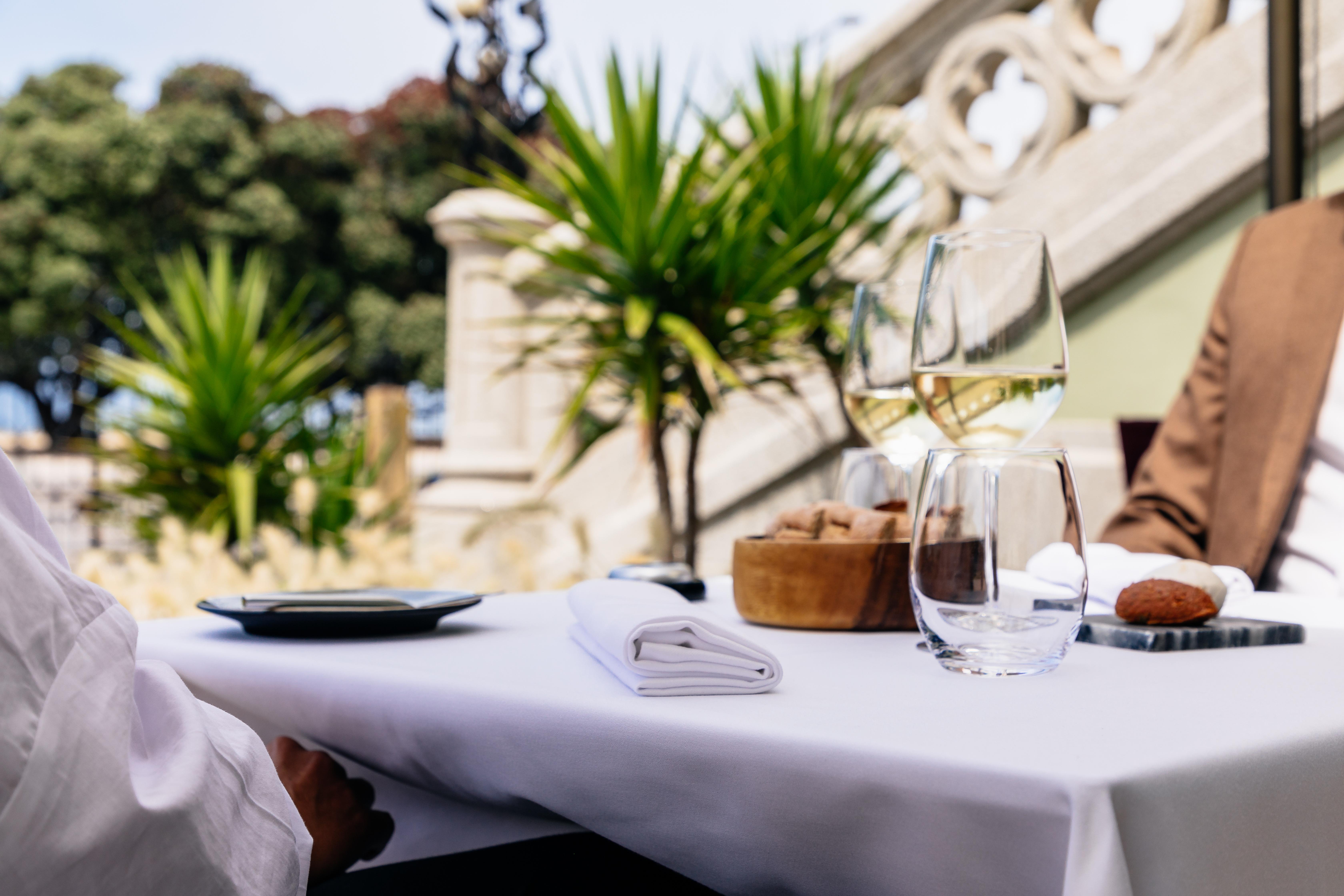 Vila Foz Hotel&SPA OOporto Exterior foto A table at the restaurant