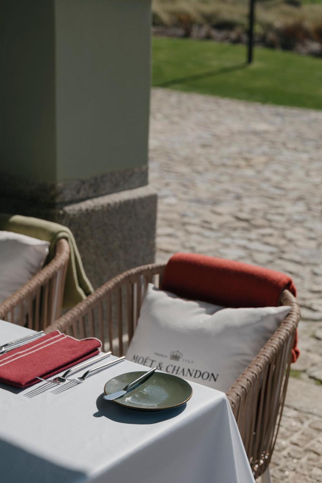Vila Foz Hotel&SPA OOporto Exterior foto The outdoor furniture collection "Bora"